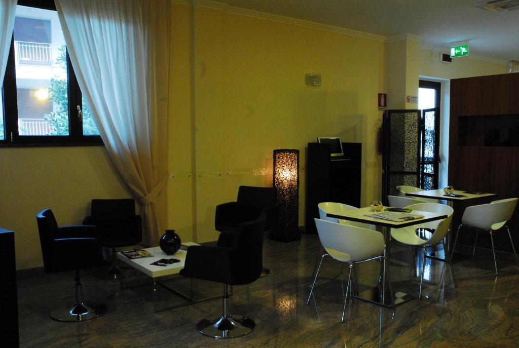 Hotel Iacone เคติ ภายนอก รูปภาพ