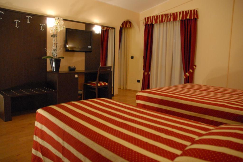 Hotel Iacone เคติ ภายนอก รูปภาพ